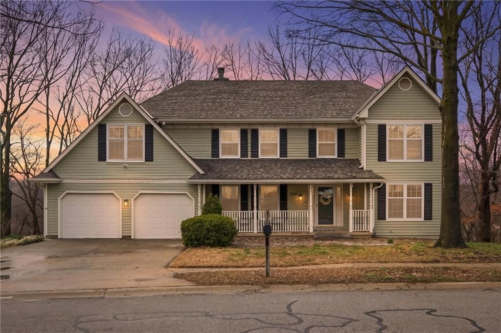 Photo of 506 Kings Ridge, Liberty, MO 64068 (MLS # 2604149)