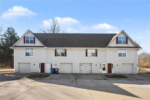 209 SW Pryor Road Lee's Summit MO 64081