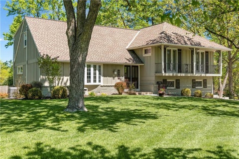 Photo of 2300 W 103rd Terrace, Leawood, KS 66206 (MLS # 2618121)