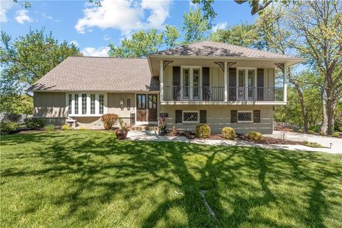 Photo of 2300 W 103rd Terrace, Leawood, KS 66206 (MLS # 2618121)