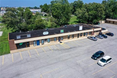 411-425 S Belt Highway St Joseph MO 64506