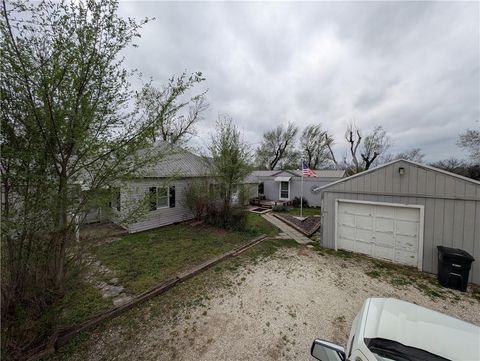 Photo of 1282 1830th Street, Iola, KS 66749 (MLS # 2616217)