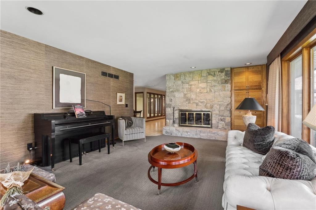 3913 W 121 Terrace