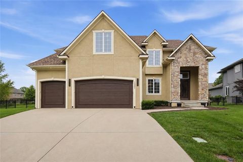 Photo of 10903 W 163rd Terrace, Overland Park, KS 66221 (MLS # 2626301)