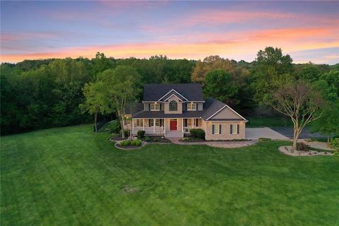 Photo of 8611 S Stillhouse Road, Oak Grove, MO 64075 (MLS # 2616289)