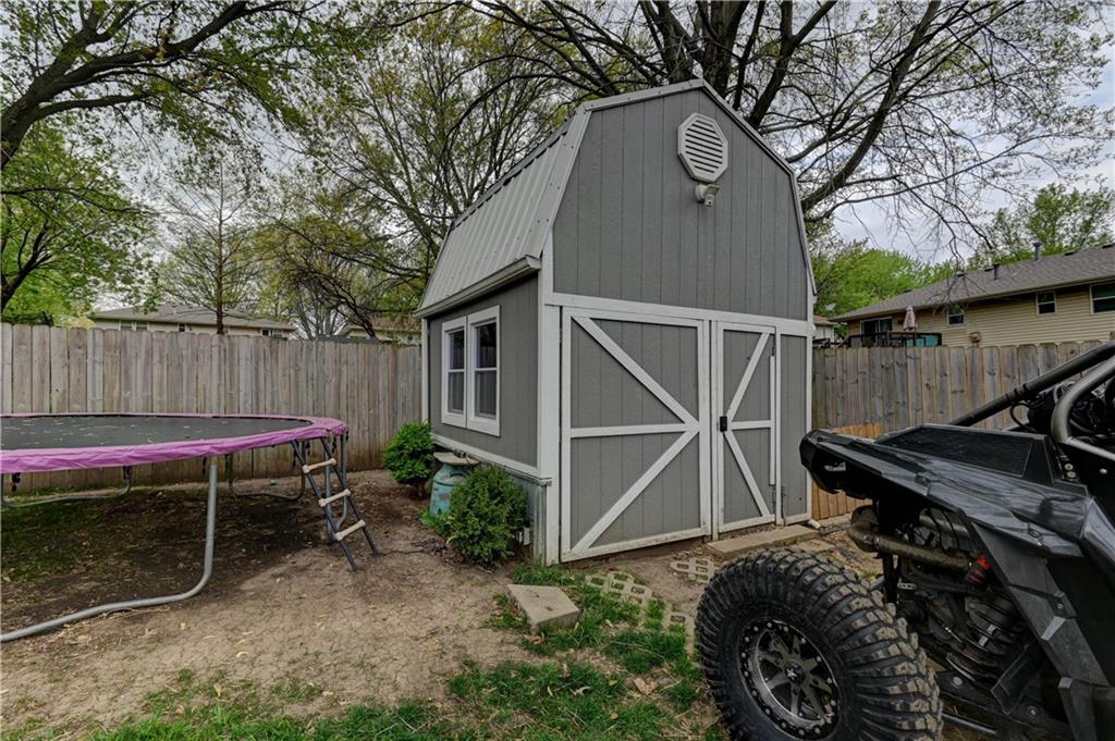 Blue Springs, Missouri 64014, United States, 3 Bedrooms Bedrooms, ,3 BathroomsBathrooms,Residential,Active,114244