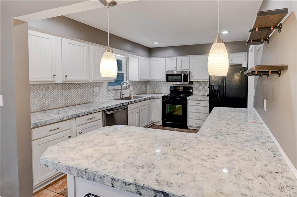 Blue Springs, Missouri 64014, United States, 3 Bedrooms Bedrooms, ,3 BathroomsBathrooms,Residential,Active,114244