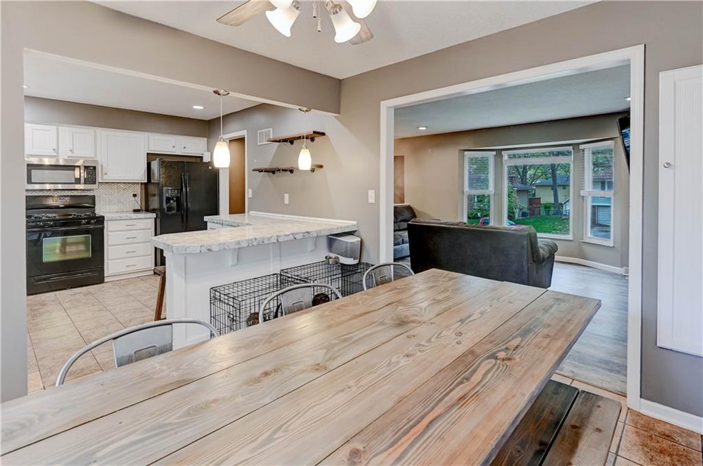 Blue Springs, Missouri 64014, United States, 3 Bedrooms Bedrooms, ,3 BathroomsBathrooms,Residential,Active,114244