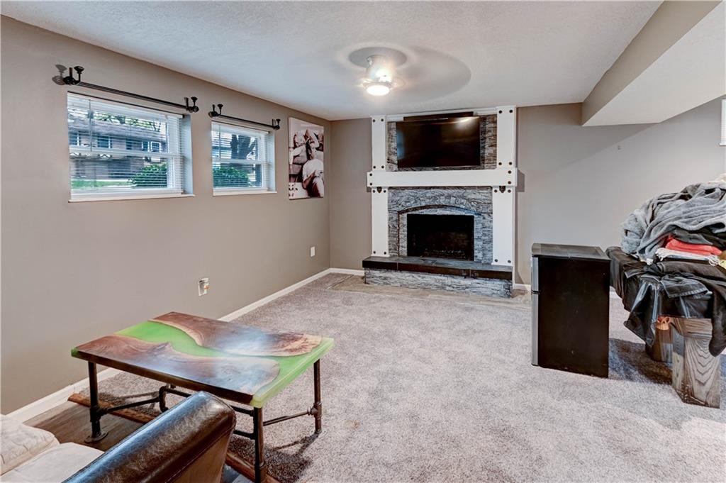 Blue Springs, Missouri 64014, United States, 3 Bedrooms Bedrooms, ,3 BathroomsBathrooms,Residential,Active,114244