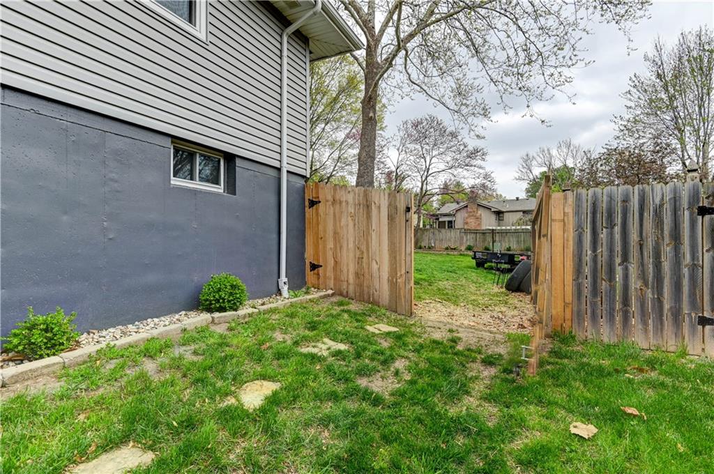 Blue Springs, Missouri 64014, United States, 3 Bedrooms Bedrooms, ,3 BathroomsBathrooms,Residential,Active,114244