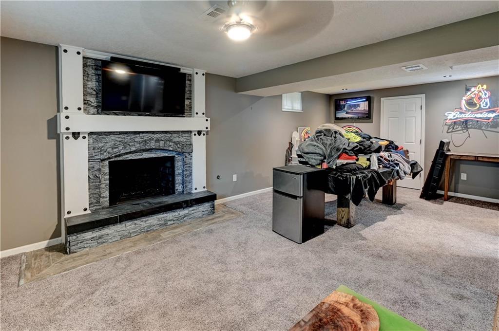 Blue Springs, Missouri 64014, United States, 3 Bedrooms Bedrooms, ,3 BathroomsBathrooms,Residential,Active,114244