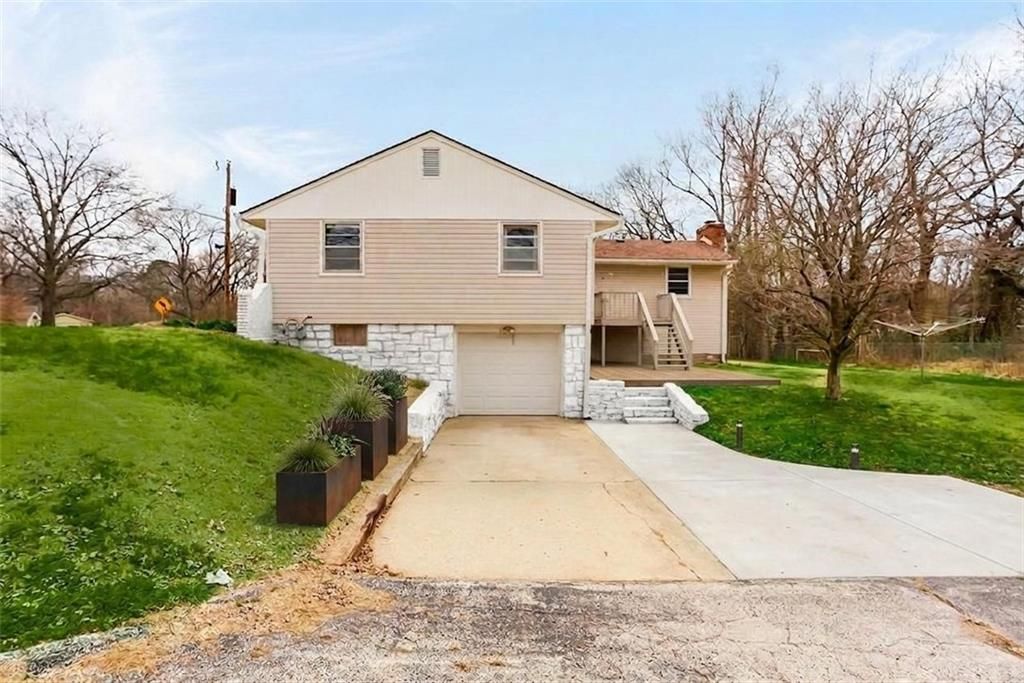 Photo of 7927 Greeley Avenue, Kansas City, KS 66109 (MLS # 2607874)