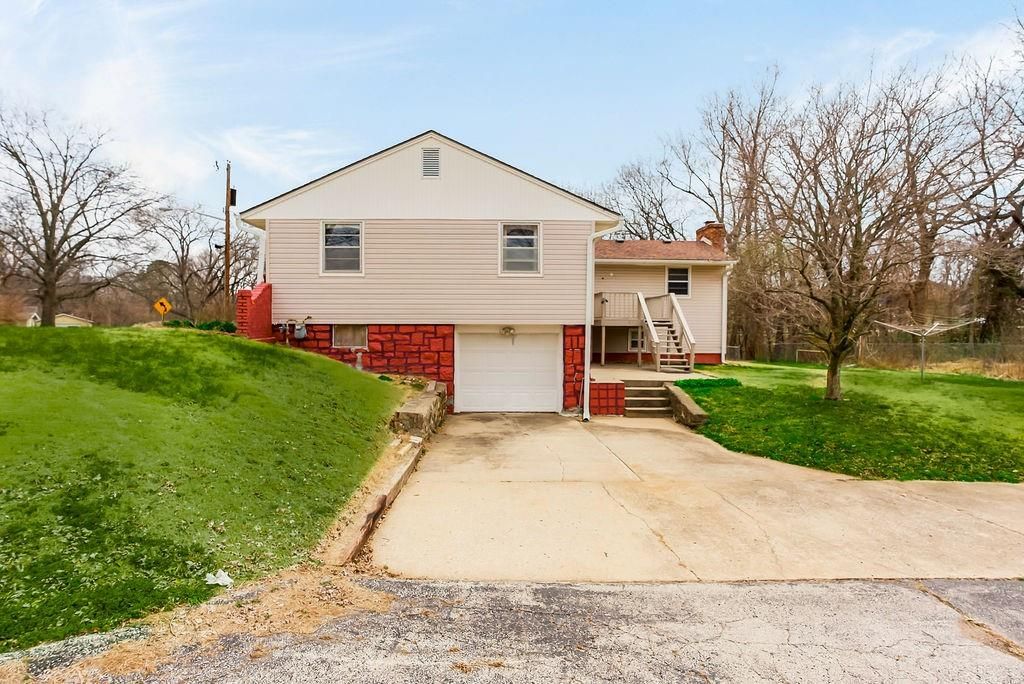 Photo of 7927 Greeley Avenue, Kansas City, KS 66109 (MLS # 2607874)