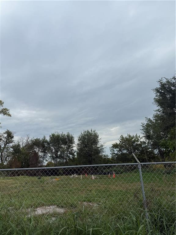 Photo 1 of 5 — 5307 Prospect Avenue, Kansas City, MO 64130