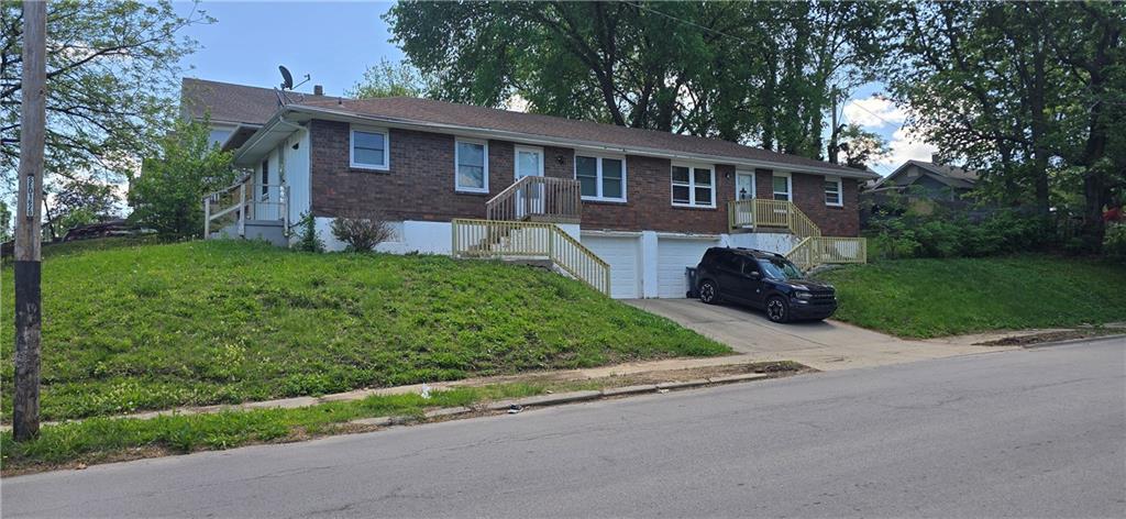 1301-1303 Topping Avenue