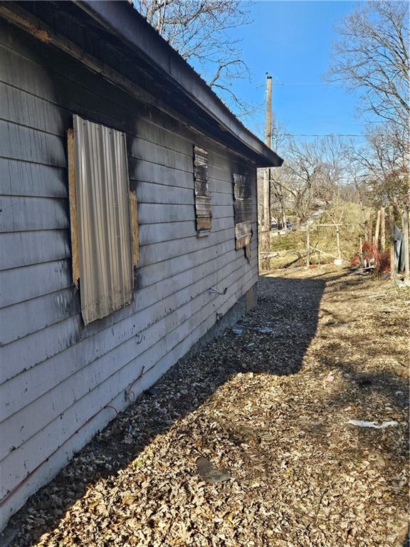 Kansas City, Missouri 64125, United States, 2 Bedrooms Bedrooms, ,1 BathroomBathrooms,Residential,Pending,25982