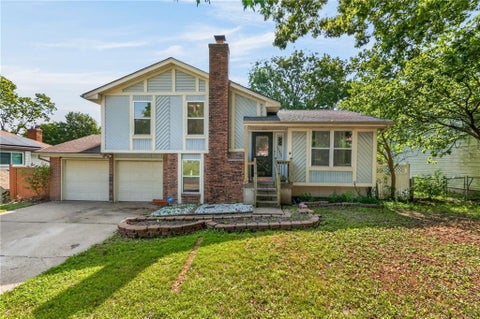 Photo of 13307 Overhill Road, Grandview, MO 64030 (MLS # 2632513)