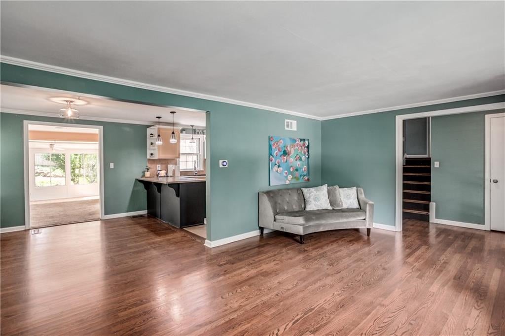 2821 W 73rd Street