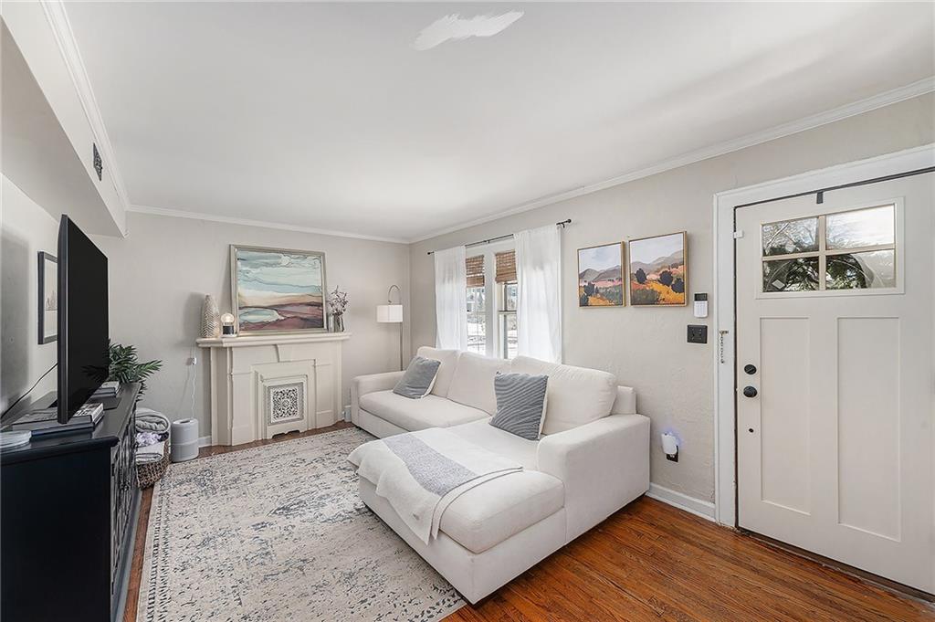 5925 Alhambra Street