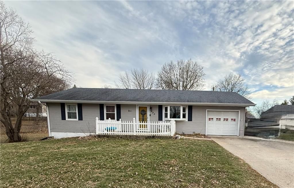 Photo of 444 W 16TH Street, Maryville, MO 64468 (MLS # 2608061)
