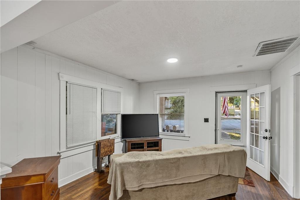 572 S Crescent Avenue