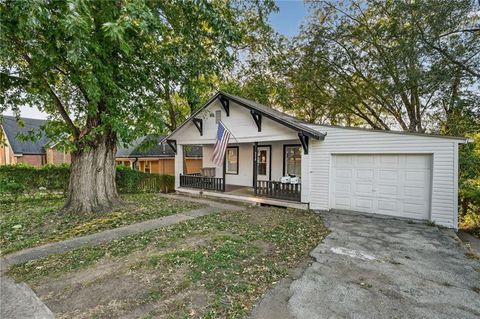 572 S Crescent Avenue Independence MO 64053