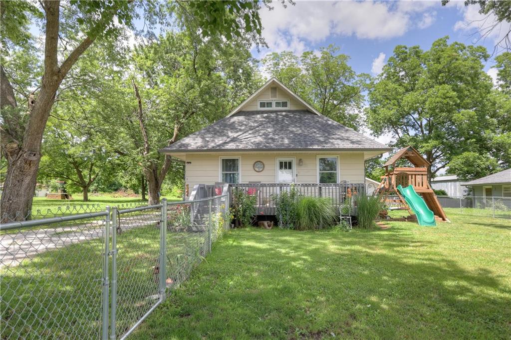 2509 E 4th Street