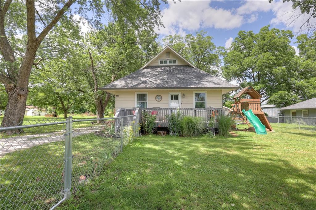 2509 E 4th Street