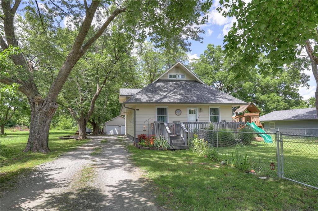 2509 E 4th Street