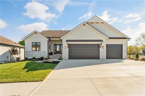 4332 NE Hideaway Drive Lee's Summit MO 64064