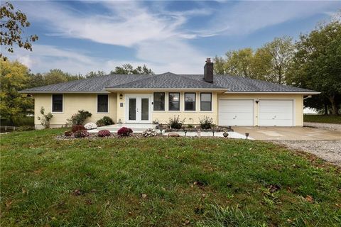 Photo of 17135 Smith Road, Smithville, MO 64089 (MLS # 2584590)
