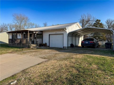 3020 Southern Avenue, Parsons, KS 67357 - MLS#: 2606200