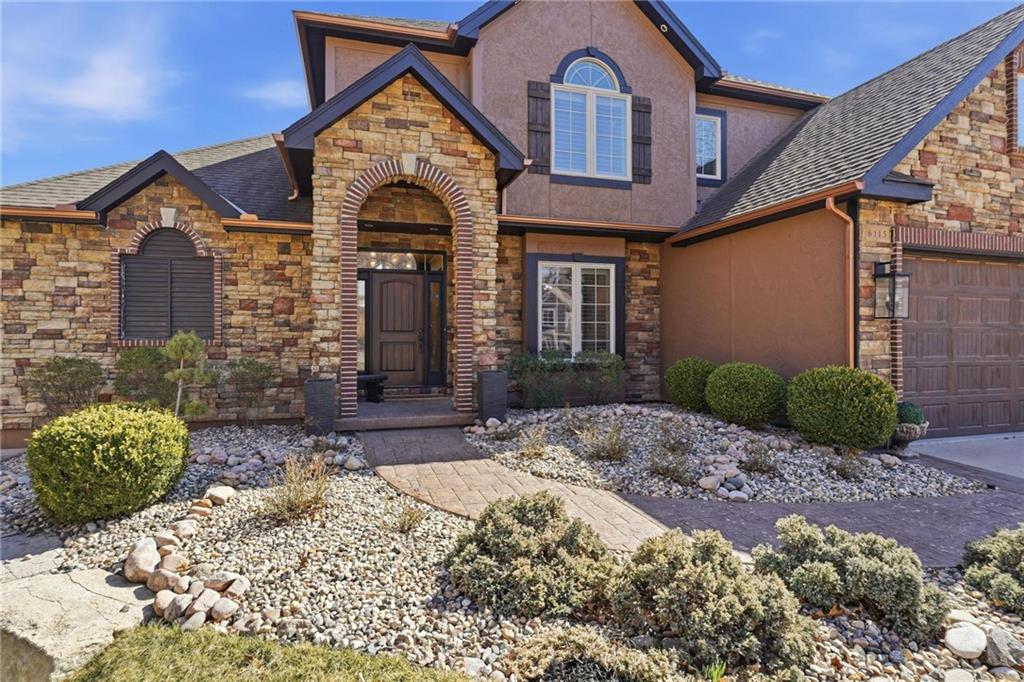 6115 NW Chestnut Court