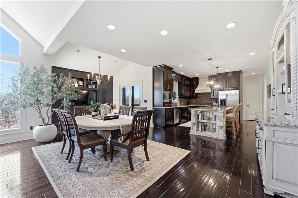 6115 NW Chestnut Court