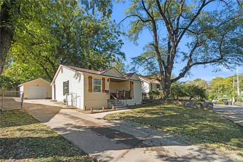 622 S Lake Drive, Independence, MO 64053 - MLS#: 2583373