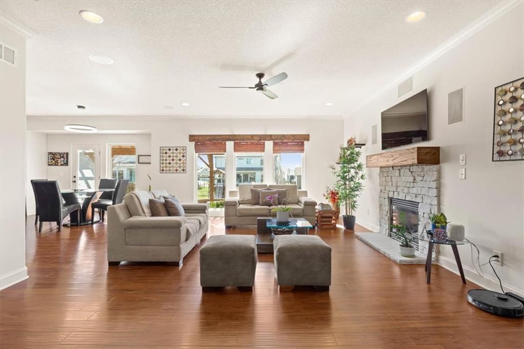 23513 W 89th Terrace