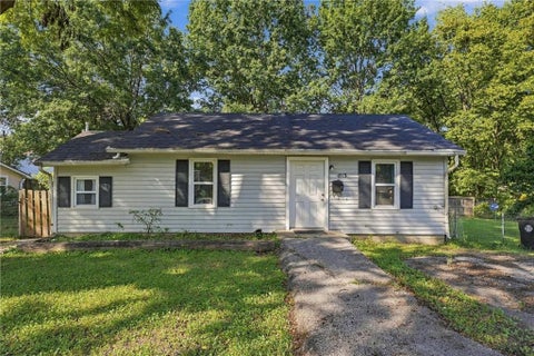 Photo of 815 PINE Street, Pleasant Hill, MO 64080 (MLS # 2642823)