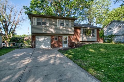 Photo of 9200 Reeder Drive, Overland Park, KS 66214 (MLS # 2618086)