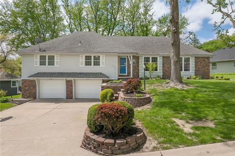 Photo of 5012 Briarwood Lane, St Joseph, MO 64506 (MLS # 2616195)
