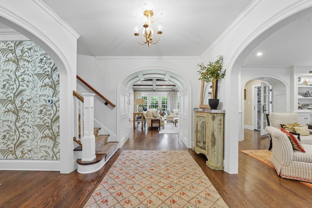 2514 W 64th Street