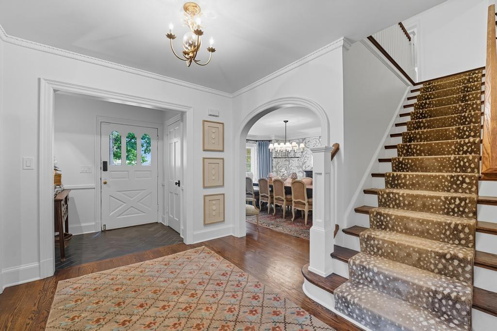 2514 W 64th Street