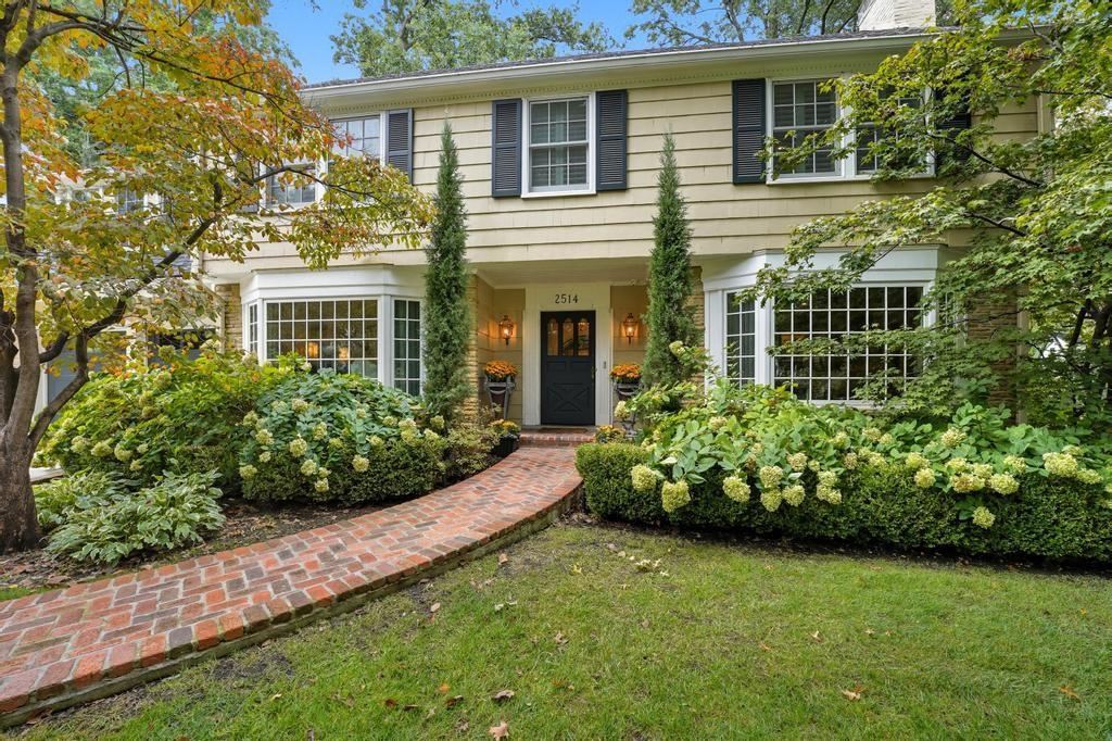 2514 W 64th Street