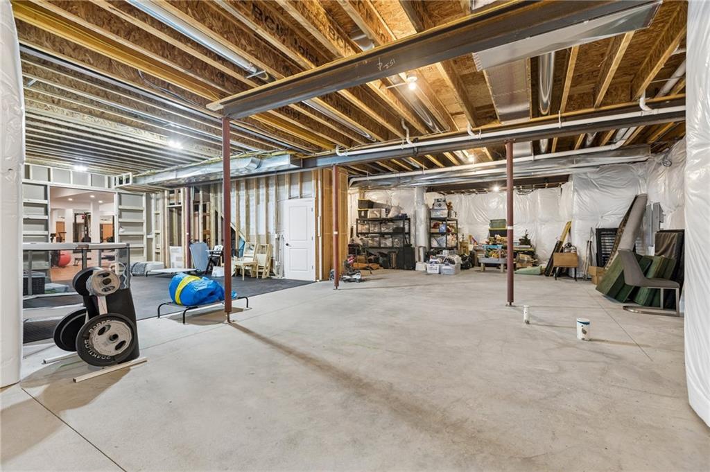 Overland Park, Kansas, 66221, United States, 4 Bedrooms Bedrooms, ,5 BathroomsBathrooms,Residential,Active,2043124
