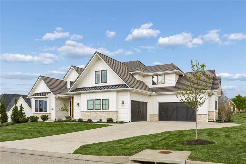 Overland Park, Kansas, 66221, United States, 4 Bedrooms Bedrooms, ,5 BathroomsBathrooms,Residential,Active,2043124