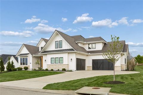 Photo of 10711 W 173rd Terrace, Overland Park, KS 66221 (MLS # 2612323)