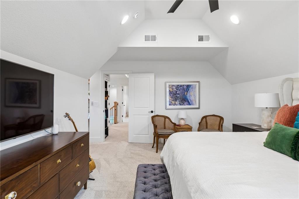 Overland Park, Kansas, 66221, United States, 4 Bedrooms Bedrooms, ,5 BathroomsBathrooms,Residential,Active,2043124