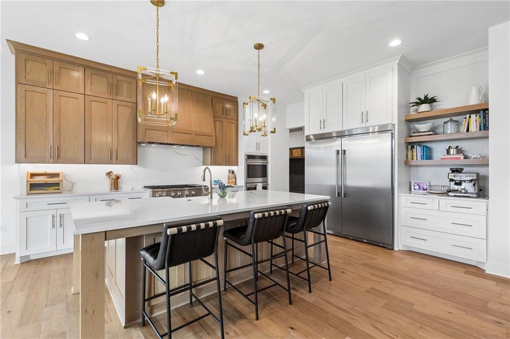 Overland Park, Kansas, 66221, United States, 4 Bedrooms Bedrooms, ,5 BathroomsBathrooms,Residential,Active,2043124