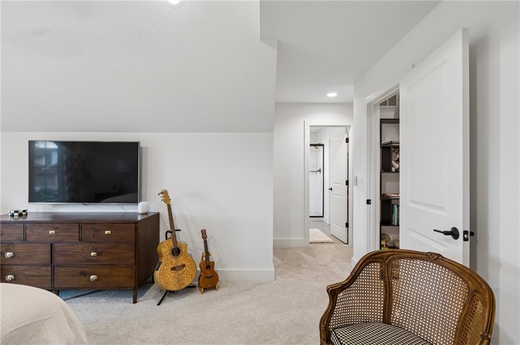 Overland Park, Kansas, 66221, United States, 4 Bedrooms Bedrooms, ,5 BathroomsBathrooms,Residential,Active,2043124