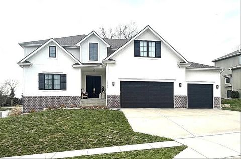 12548 Grand Court Kansas City MO 64145