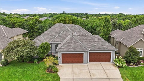 Photo of 13112 W 170th Street, Overland Park, KS 66221 (MLS # 2637438)